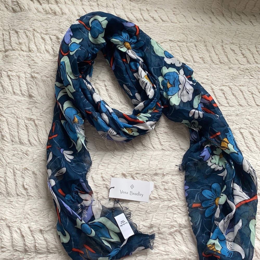 New with tags Vera Bradley scarf